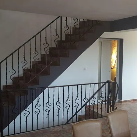 La Curtea Argeseana * Valea Iasului