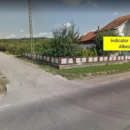 La Curtea Argeseana בית אירוח